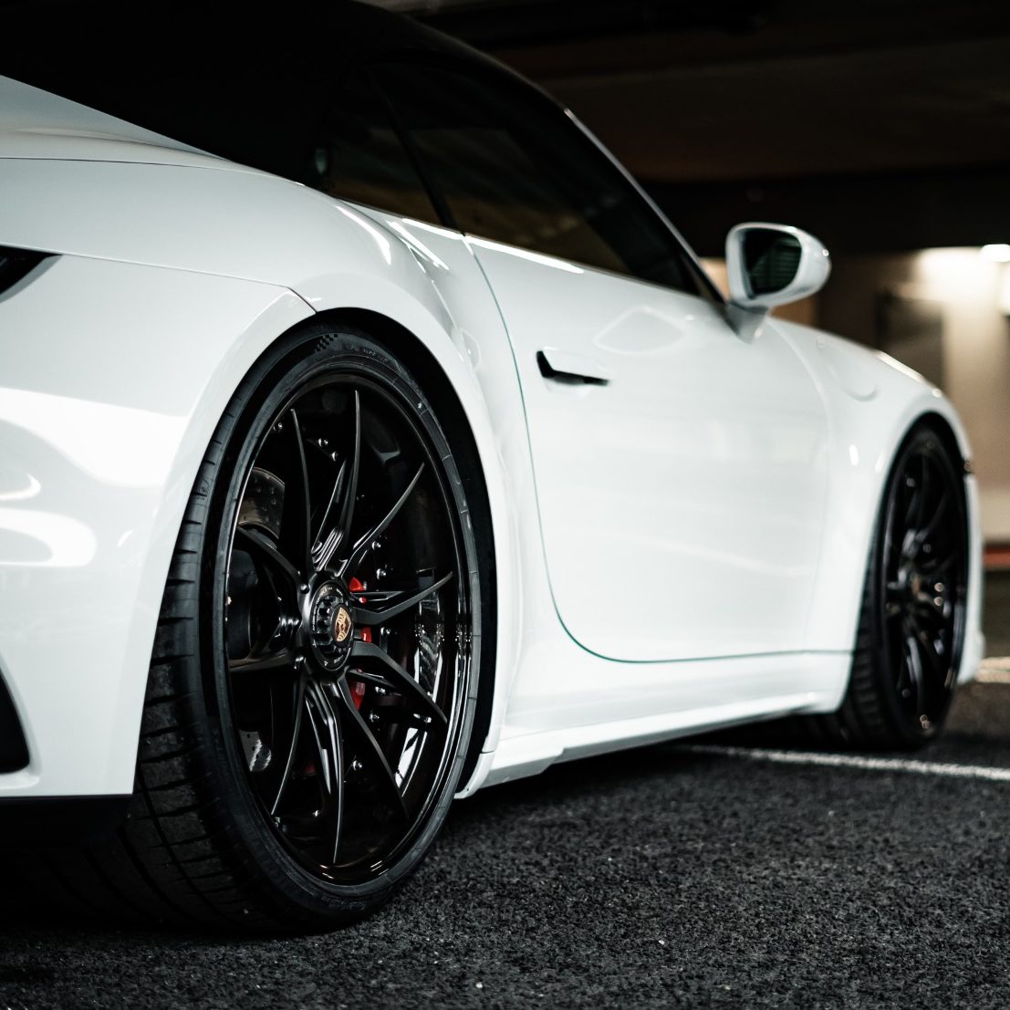 Porsche 911 Turbo Cabrio mit Schmidt Twenty One Custom Finish bei CBC Performance