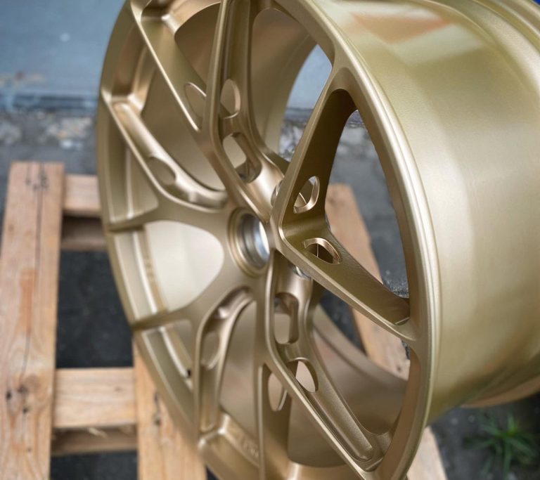 Sportliches BBS Magnesium Rad- und Reifen-Setup bei CBC Performance