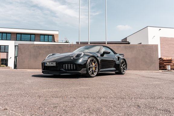 Porsche 911 992 mit Yido Performance YP 4.1 Felgen